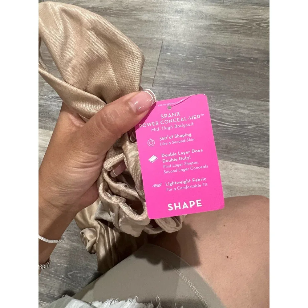 SPANX Conceal- Her Nude Full Body Shapewear - Picture 3 of 6